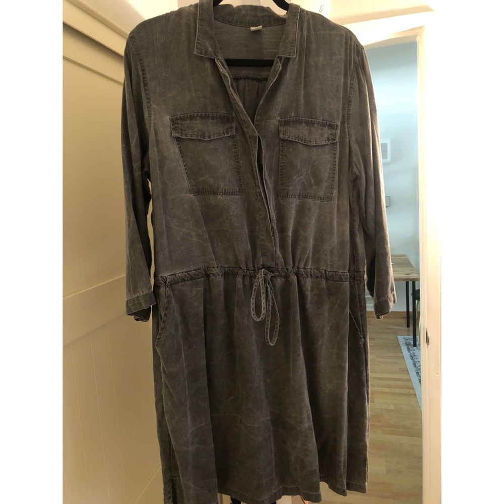 Distressed denim dress with pockets